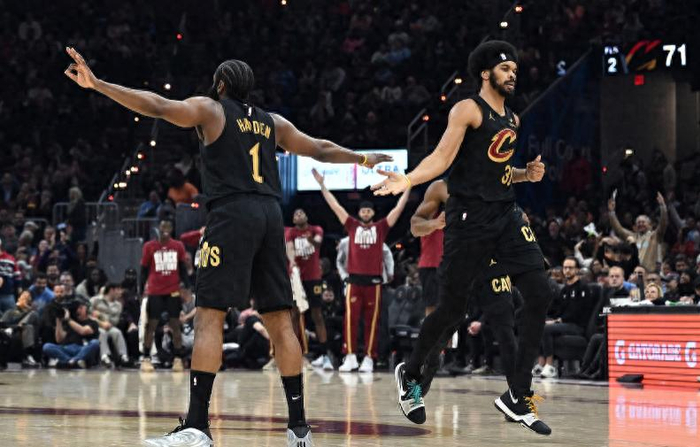 世界杯客户端更新-NBA交易果然最成功,一个超级助攻王,带动全队集体爆发|詹姆斯·哈登|阿伦|骑士|斯特鲁斯|莫布里_新浪体育_新浪新闻
